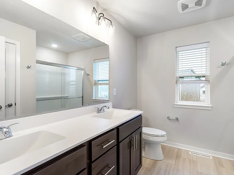 670 Lambert Dr — Photo 18