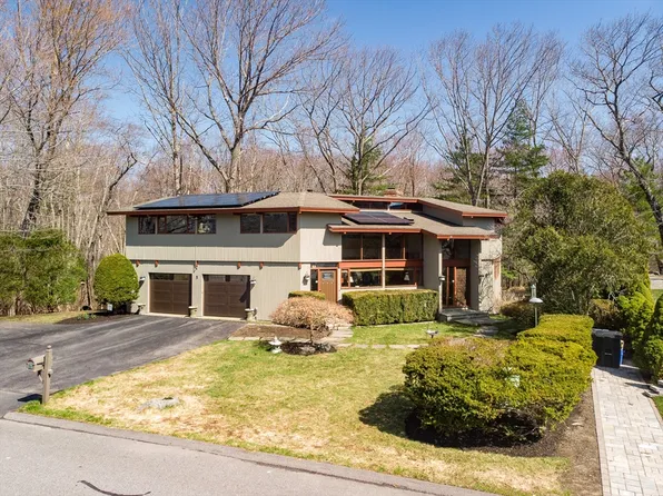 5 Joseph Comee Rd, Lexington, MA 02420