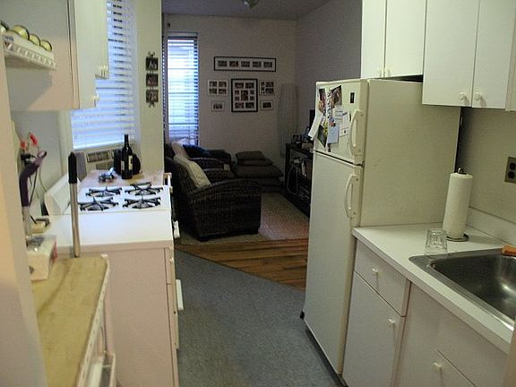 4th image of 172 E 85th St APT 18