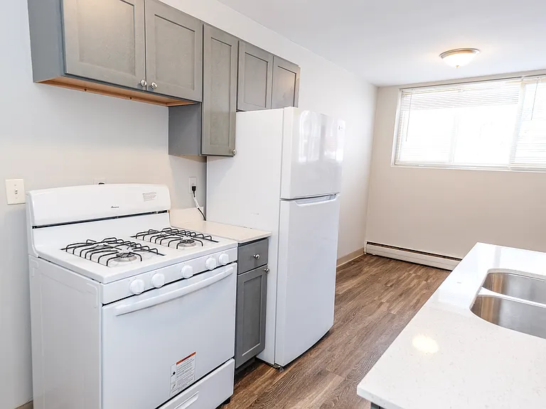 Hiawatha Court — Photo 14