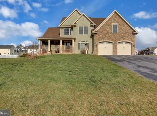 1747 Cape Lookout St, Chambersburg, PA 17202