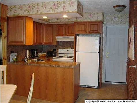 2nd image of 340 Lyndale Ave