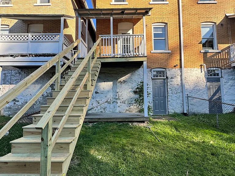 2808 Kenilworth St — Photo 9