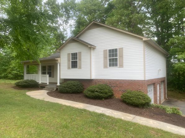 107 Split Oak Ln