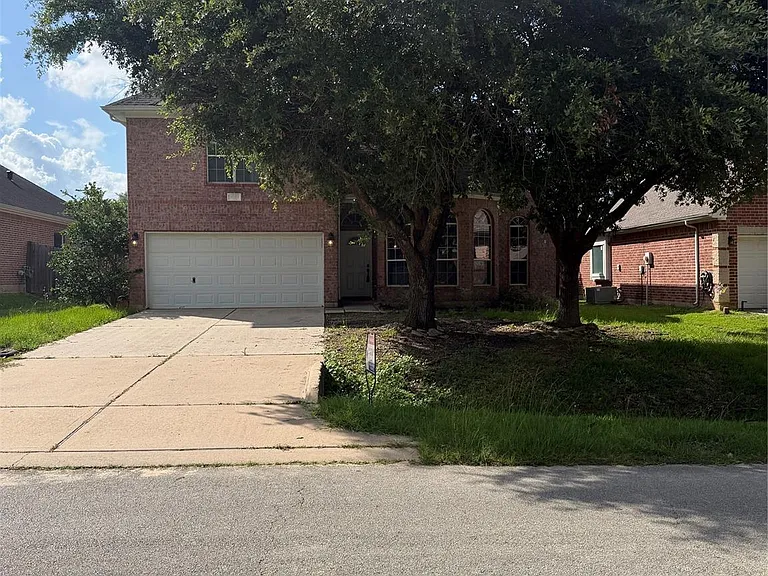 9210 Hidden Lake Cir E — Photo 2