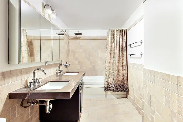 Sold by Warburg | media 6