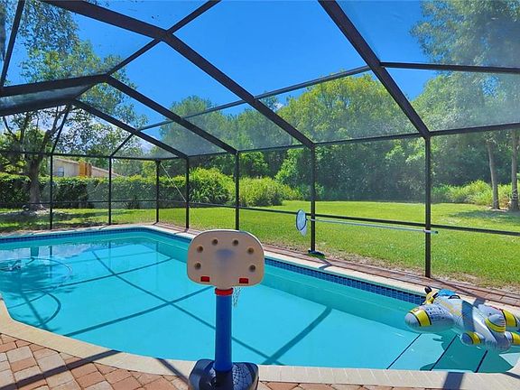 2nd image of 27 Pinewood Cir