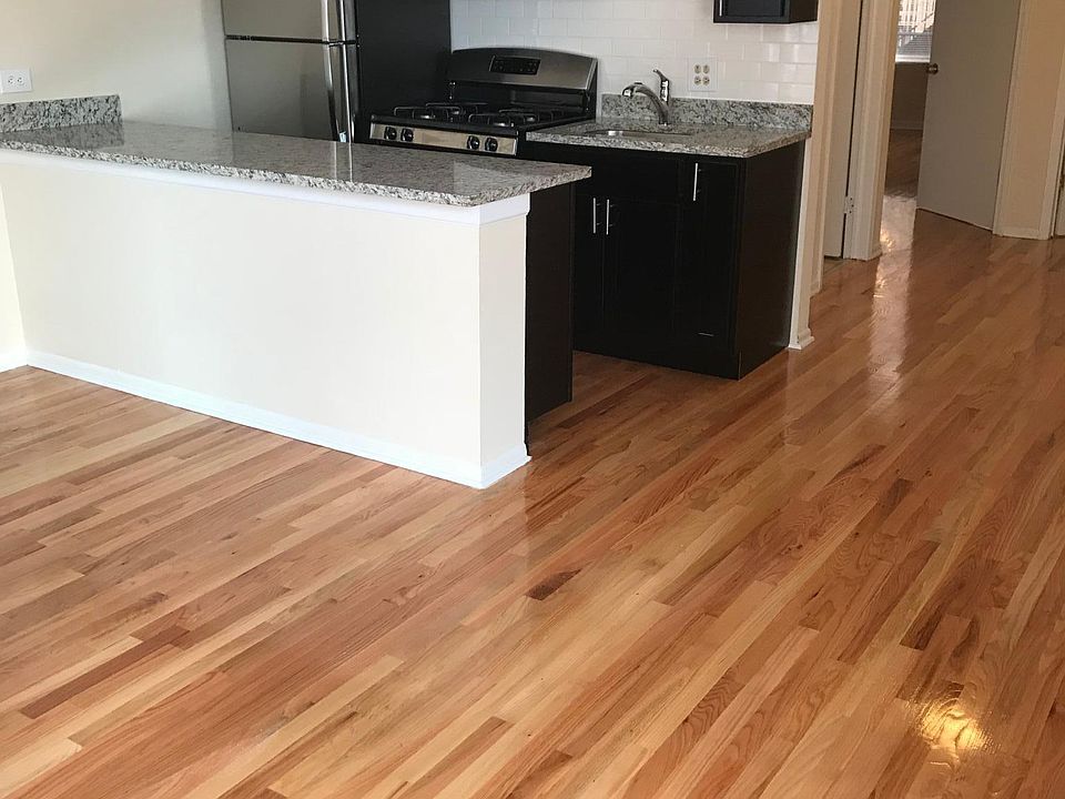 1st image of 2521 N Lincoln Ave #3DTF