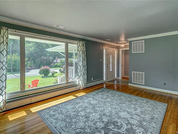 5th image of 500 W Daisy Ave