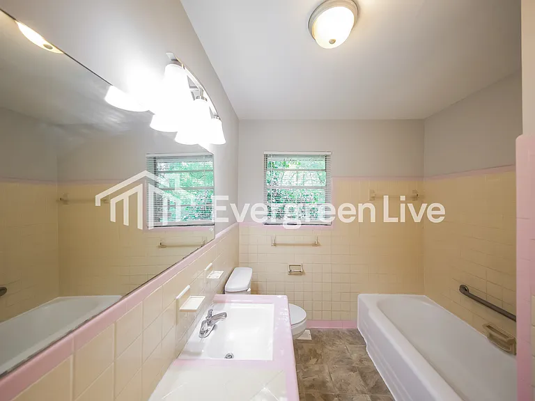 1912 Cottonwood Ave — Photo 5