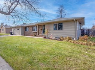 1215 University Ave, Williston, ND 58801