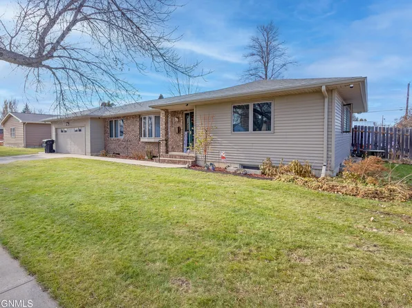 1215 University Ave, Williston, ND 58801