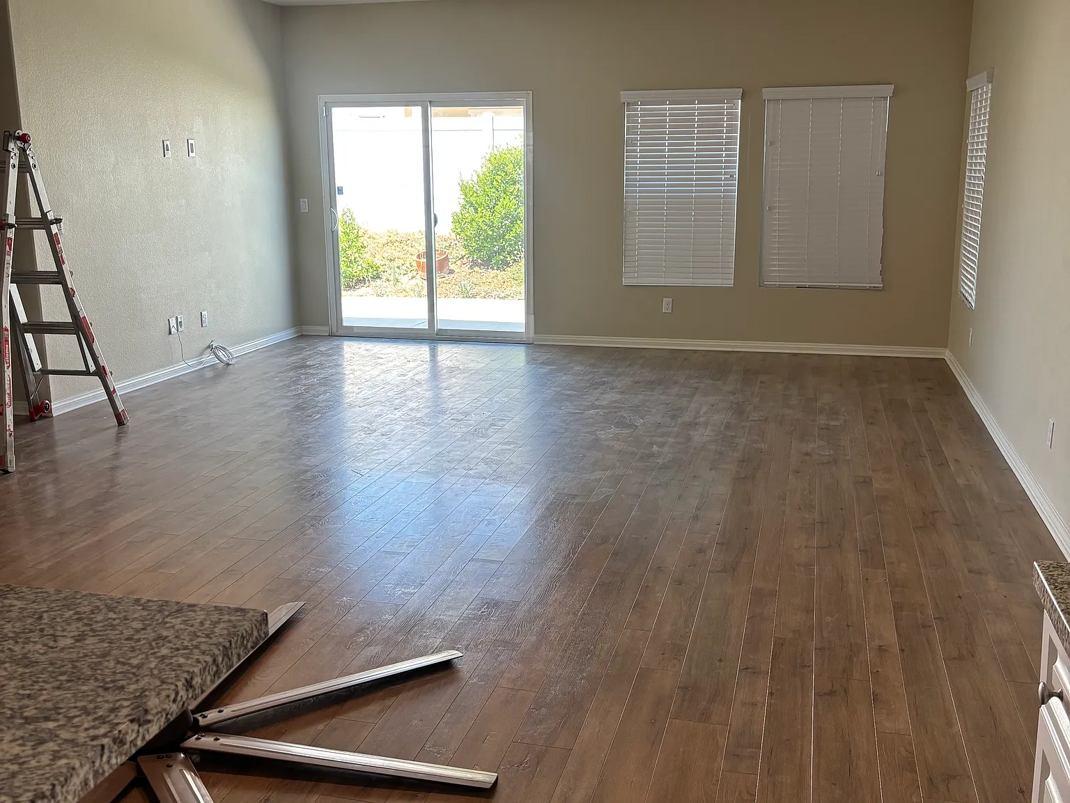 4 bed, 2128 sqft, $3,200 — Photo 4