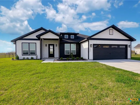 196 Whitetail Ln, Victoria, TX 77905