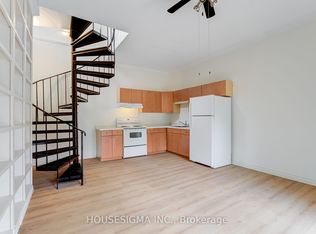 22 Drury Ln, Barrie, ON L4M 3C6