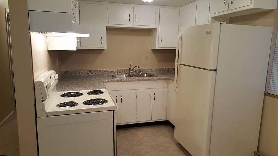 1st image of 801 E Clinton St APT 1