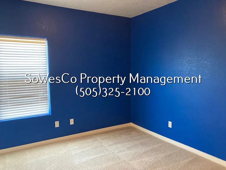 961 Katherine Ave — Photo 12