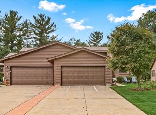 942 Cambridge Ct #A, Altoona, WI 54720