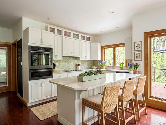 3rd image of 141 Oak Road