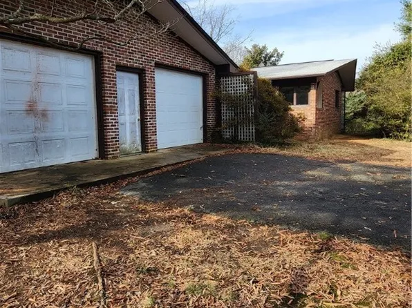 270 Ferry Rd, Fredericksburg, VA 22405