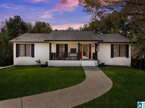 904 Gardenview Cir, Gardendale, AL 35071
