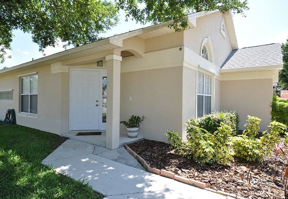 Front Entrance / Porch