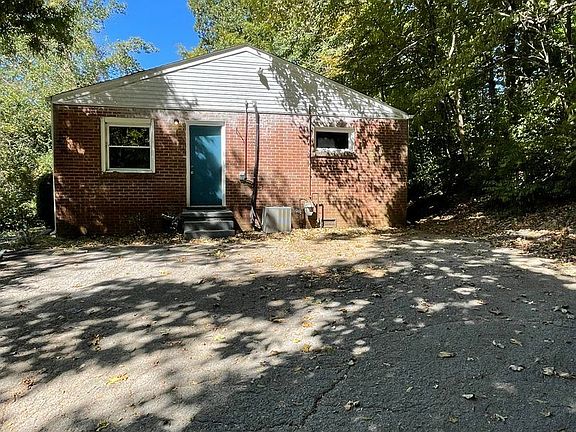 4th image of 207 Hickory Grove Blvd