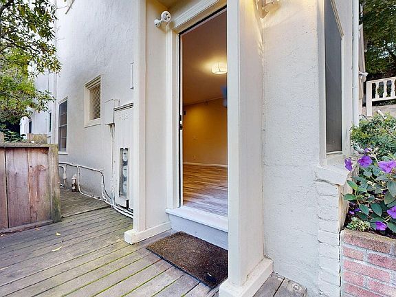 2nd image of 2839 Pierce St
