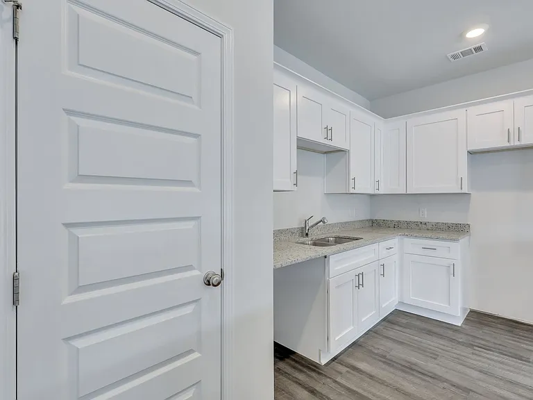 329 Governor Gwinnett Way — Photo 18