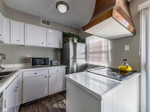 Warson Village Townhomes