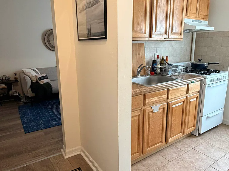 33-34 29th St #2F — Photo 8