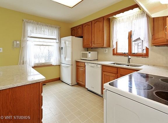 4th image of 5662 N Kilbourn Ave