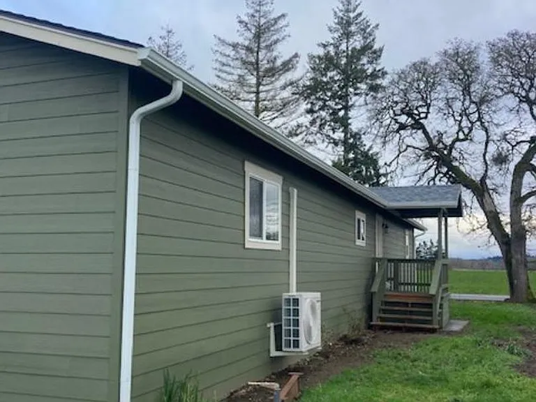 727 Talbot Rd SE — Photo 12