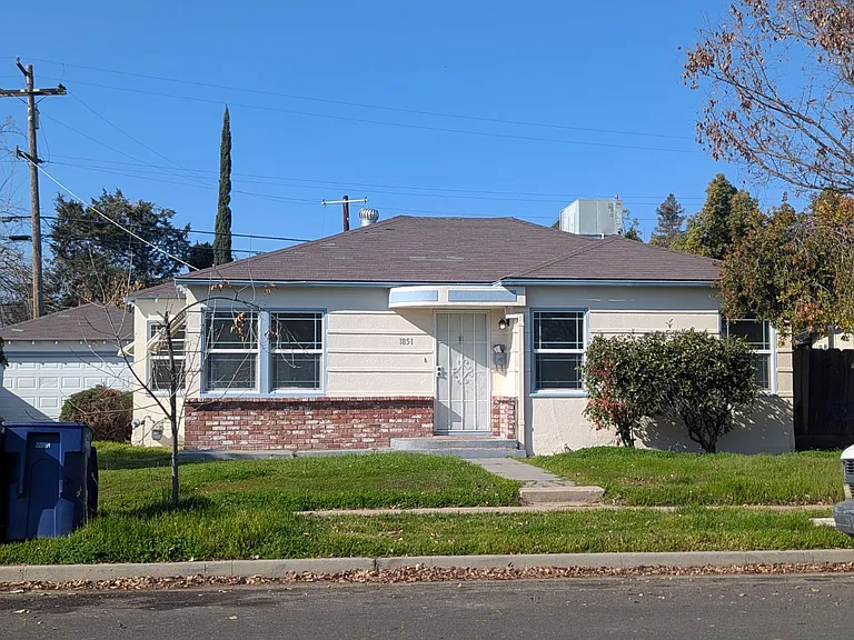 1851 Calimyrna Ave — Photo 1