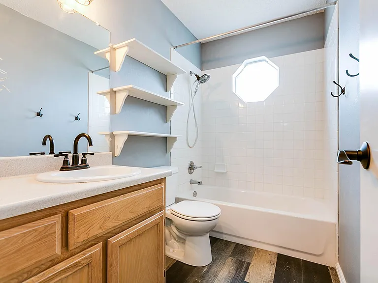1221 Elmo Ln — Photo 30