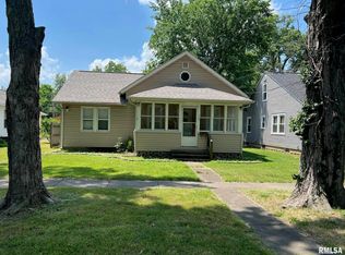 628 S Sycamore St, Centralia, IL 62801