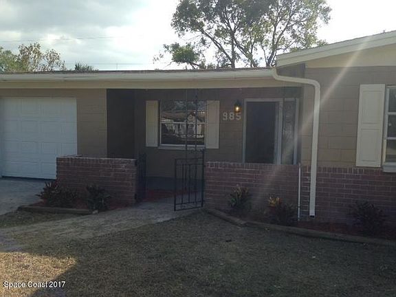 3rd image of 985 Sarazen Dr