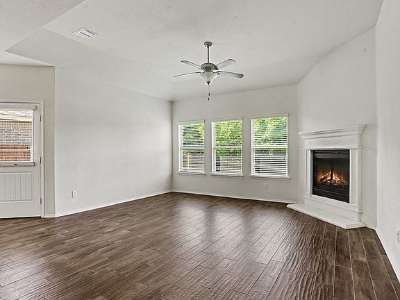 4th image of 506 Robinson Way