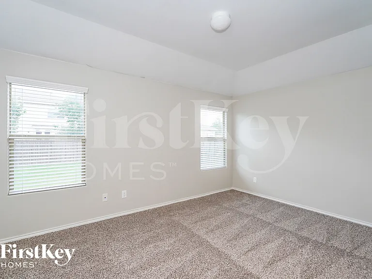 303 Preakness Ln — Photo 12