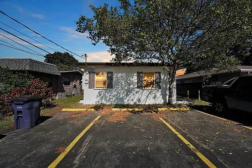 406 NW 7th Ct #1-4 Photo 1