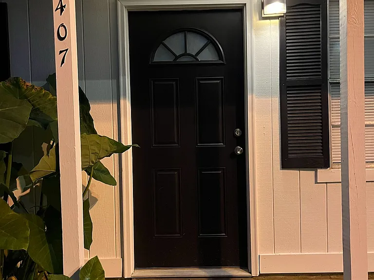 1407 N 48th Ave — Photo 2