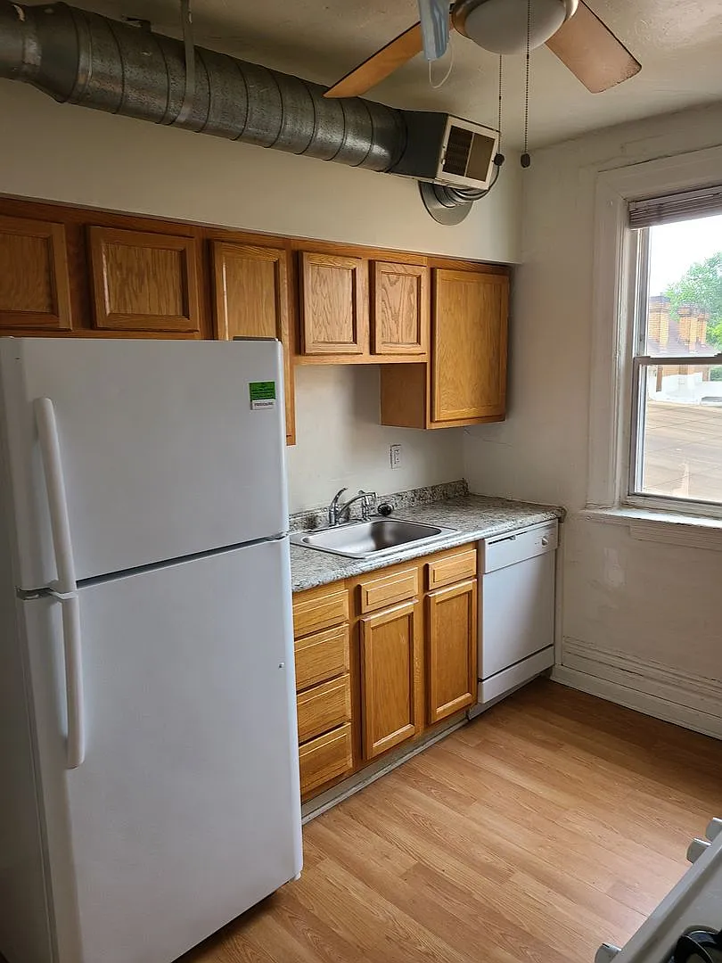 411 McKee Place — Photo 3