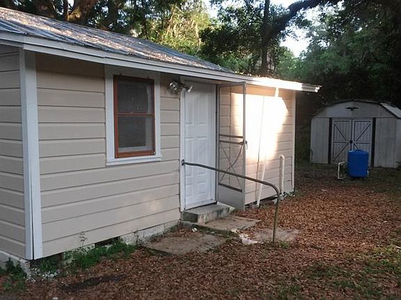 3rd image of 11602 Grovewood Ave