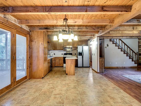 5th image of 361 Herbert Dr