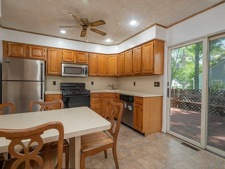 859 Lake Shore Dr — Photo 32