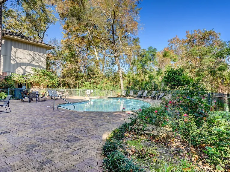 6480 Bayou Glen Rd — Photo 2