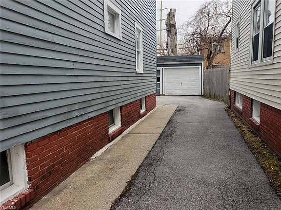 3rd image of 1325 Fry Ave