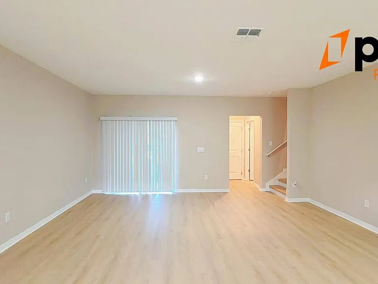 10083 Salt Point Dr — Photo 6