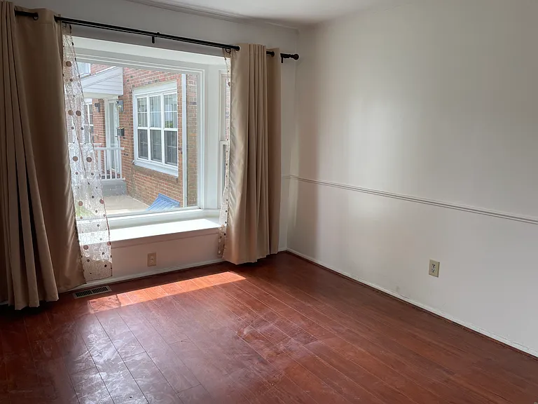 1933 Juniper Ln #25 — Photo 3