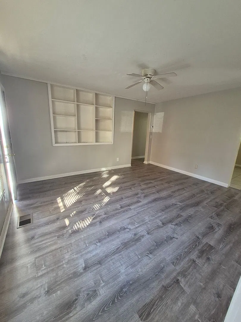 Larger than it looks home — Photo 2